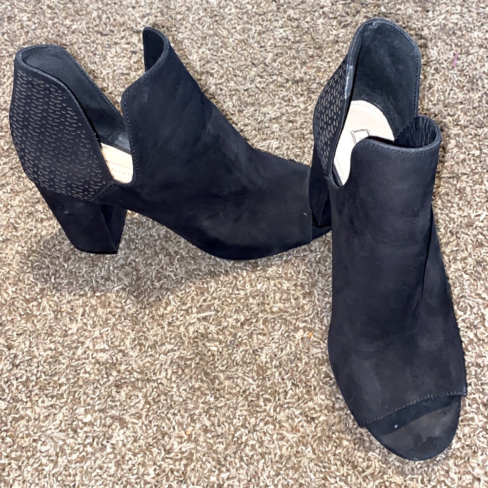 Antonio melani black suede open toed booties